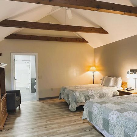 Spruce Lane Lodge And Cottages Smoketown  エクステリア 写真