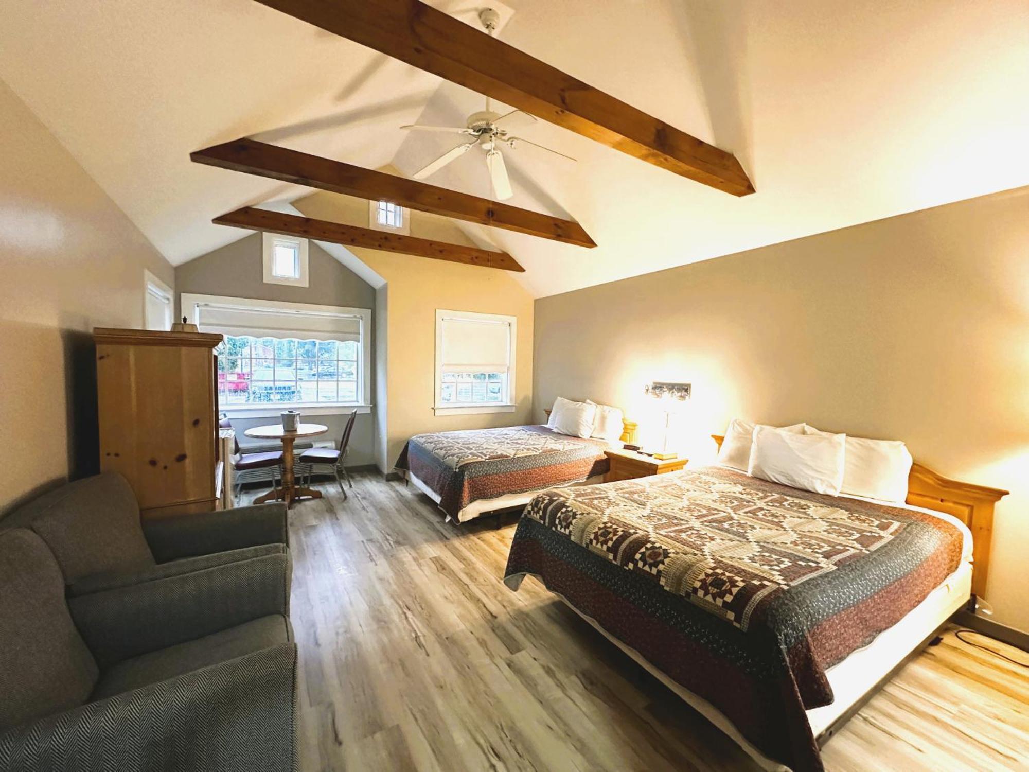 Spruce Lane Lodge And Cottages Smoketown  エクステリア 写真