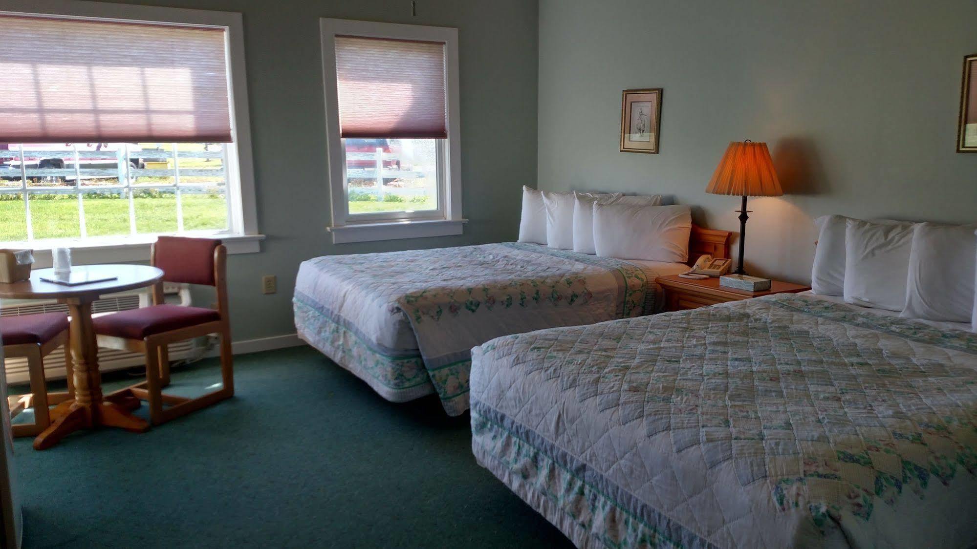 Spruce Lane Lodge And Cottages Smoketown  エクステリア 写真
