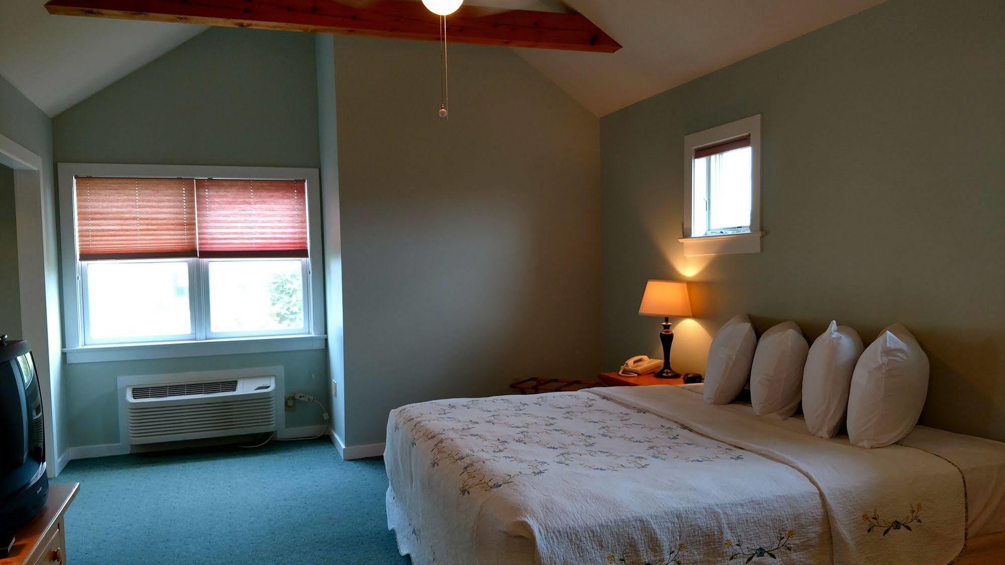 Spruce Lane Lodge And Cottages Smoketown  エクステリア 写真